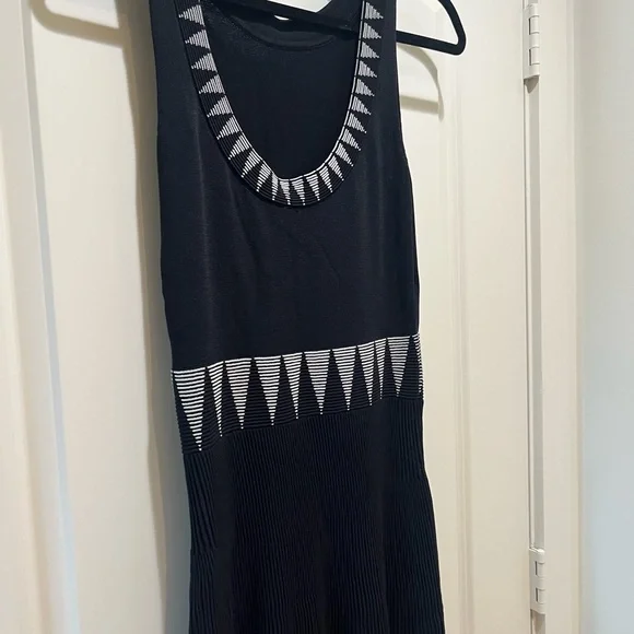 Maje Ruche Geo Pattern Knit Midi Dress
NWT Black Size 2 - Picture 5 of 8